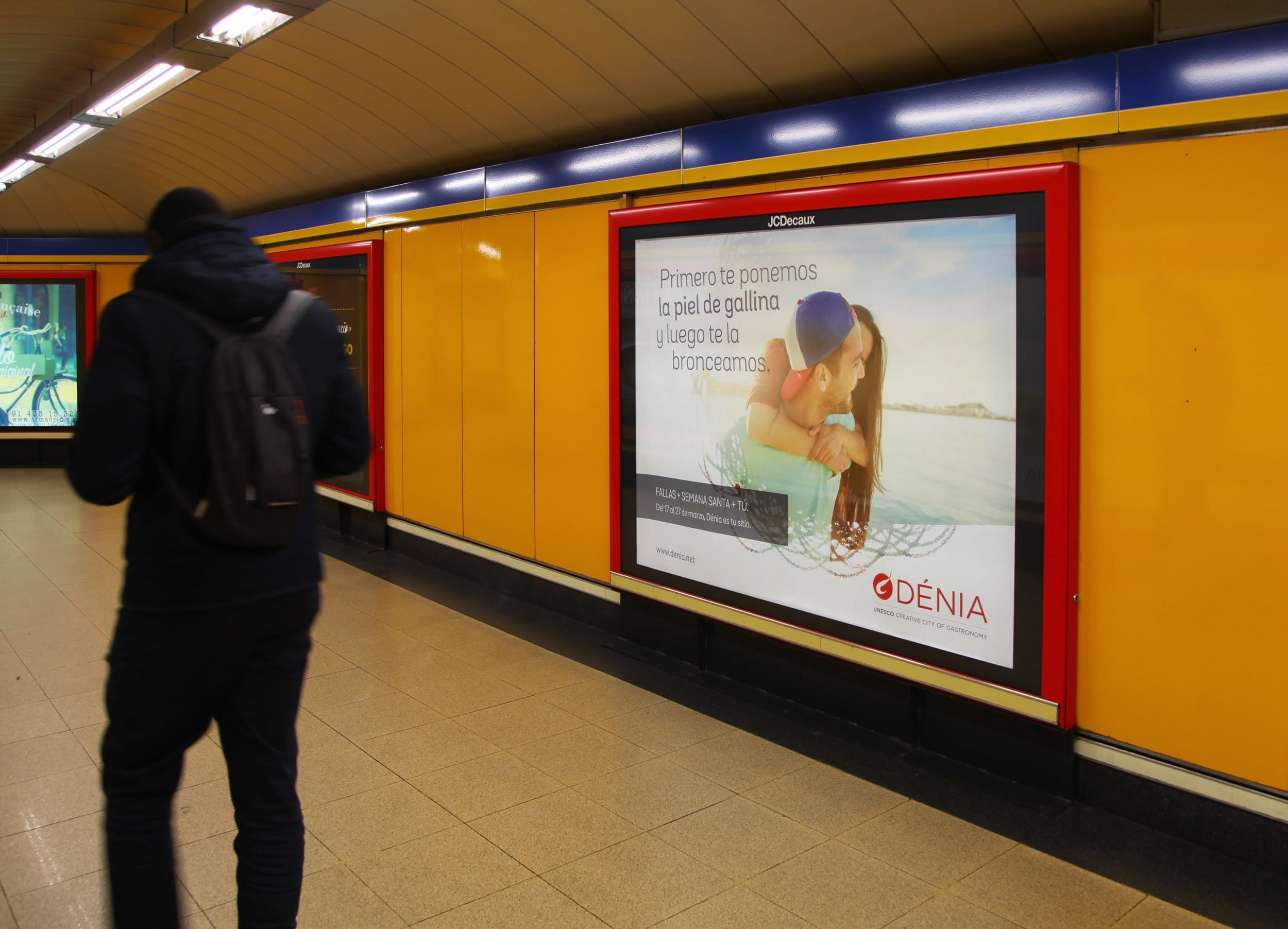 Pomoción de Dénia en la estación de metro de Callao