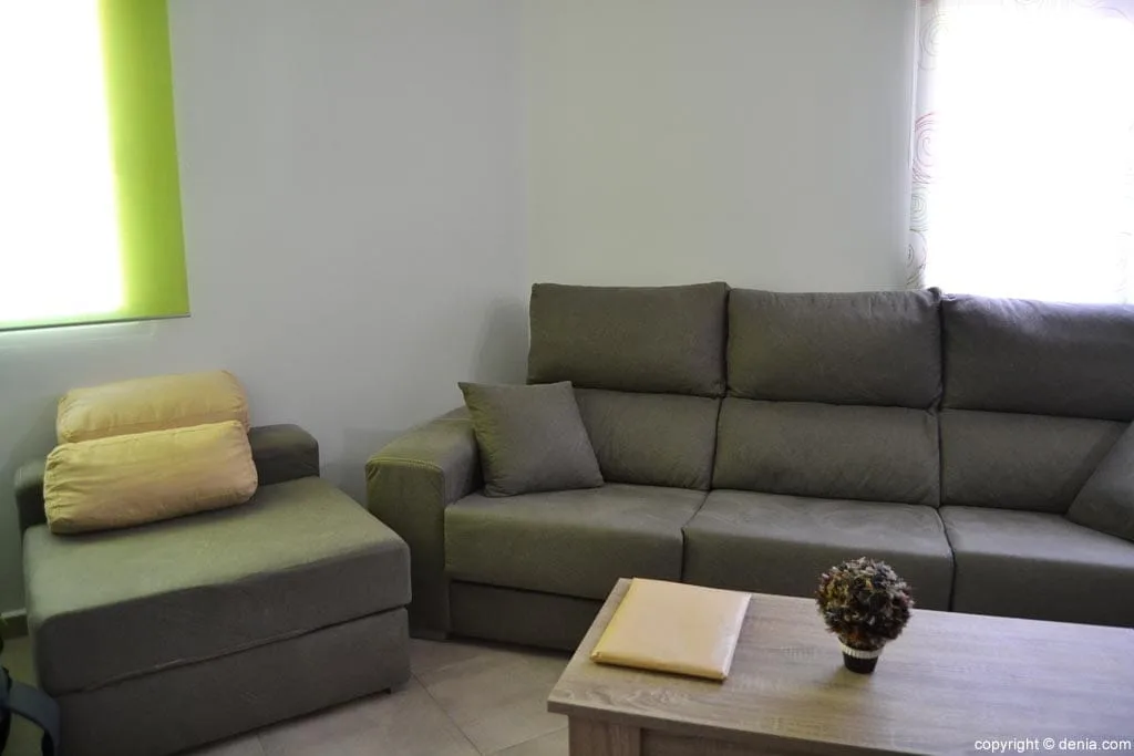 APROSDECO inaugura su segunda vivienda tutelada para personas con discapacidad psíquica 2 Salón de la vivienda tutelada de APROSDECO