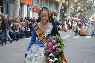 Ofrenda de Flores Fallas Dénia 2016 – Falla Darrere del Castell – Fallera mayor infantil