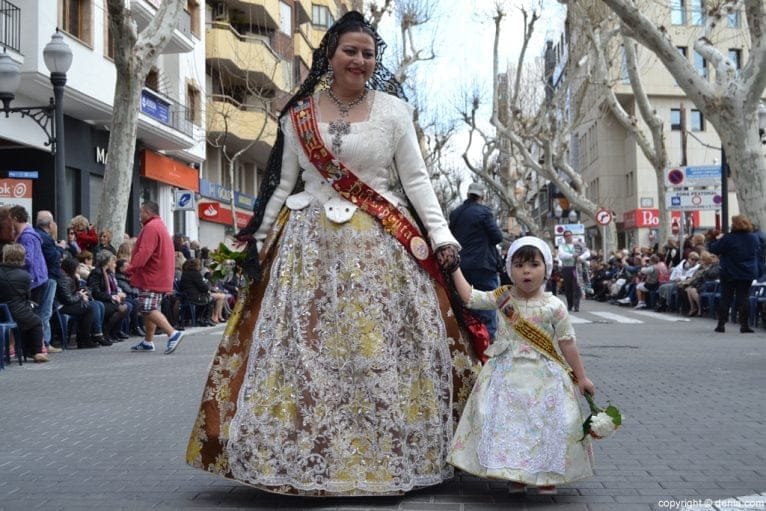 Ofrenda de Flores Fallas Dénia 2016 - Falla Darrere del castell