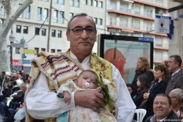 Ofrenda de Flores Fallas Dénia 2016 – Falla Darrere del castell