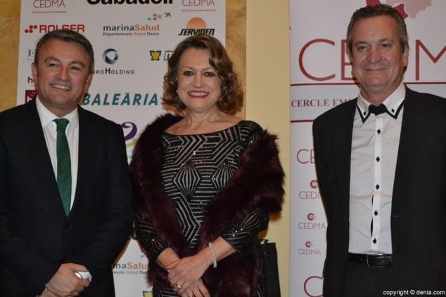 El CEDMA entrega sus premios anuales en una gala concurrida y reivindicativa 11 08 Gala Premios CEDMA 2016 Alcalde de Xàbia