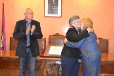 Homenaje a la Hermana Pilar Adell – entrega del cuadro