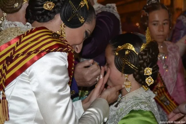 Las fallas de 2016 pasaron a la historia en la nit de la cremà 22 21 crema fallas denia 2016 noelia y alejandra
