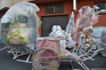 Plantà fallas Dénia 2016 – Falla Darrere