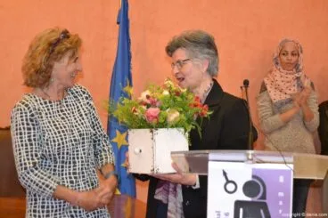 Homenaje a la Hermana Pilar Adell – Entrega de un ramo de flores