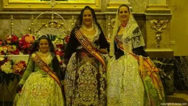 29 Ofrenda de flores fallas Dénia 2016 – Representantes de Elda