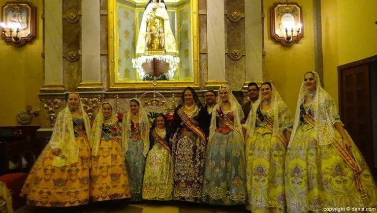 32 Ofrenda de flores fallas Dénia 2016 - Representantes de San Vicente