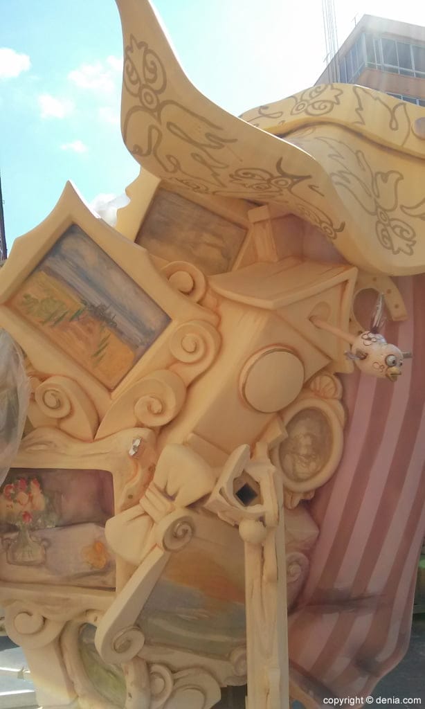 detalle de la falla paris pedrera