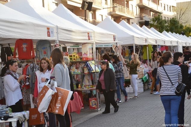 dia del stock estand textil