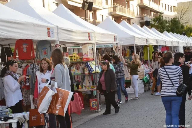 La 'Feria del Día del Stock' registró una gran afluencia de visitantes 13 dia del stock estand textil