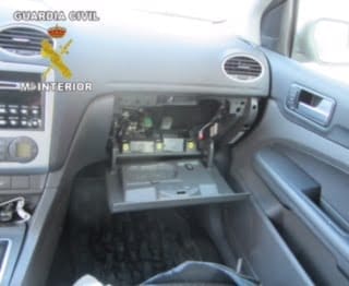 droga oculta en un coche
