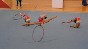 Ejercicio de aro de las gimnastas del CG Dénia