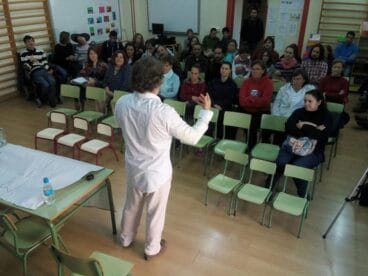 Jimmy Higueras en una de sus charlas