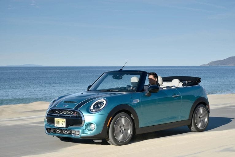 MINI Cabrio Azul en IT Market fersan