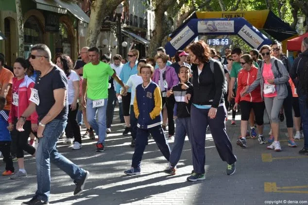 049 3a marcha solidaria a favor del cee raquel paya salida de caminantes