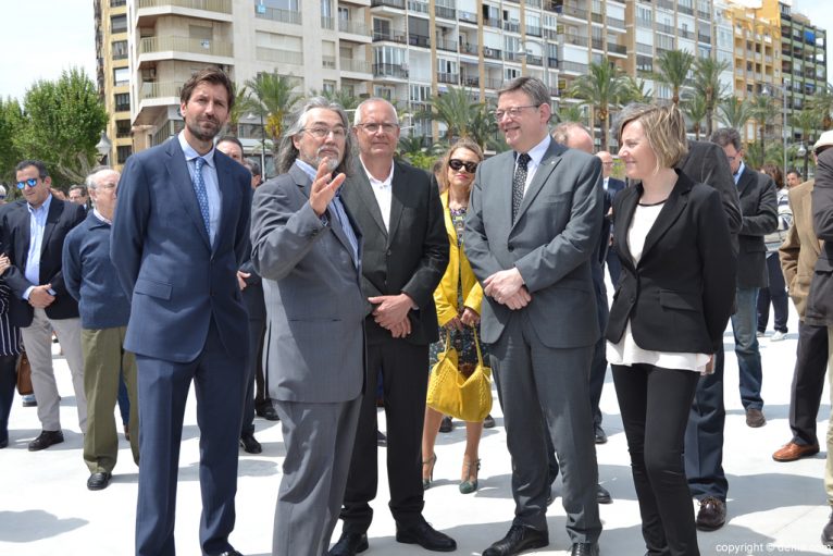 Inauguración del nuevo paseo del puerto de Dénia - Explicación de Teo San José