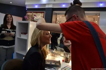 Spring Fashion Shopping Portal de la Marina – Zona de maquillaje