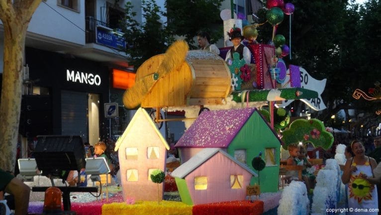 Carrozas Dénia 2015 - Carroza infantil Falla Saladar