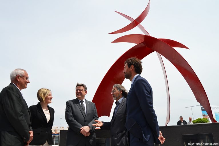 Inauguración del nuevo paseo del puerto de Dénia - Escultura de Teo San José