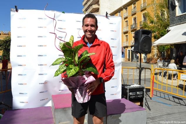 16 entrega de premios 3o marcha solidaria raquel paya ganador floristeria mandarina