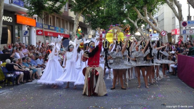 17 Carrozas Dénia 2015 - Comparsa Baix la Mar