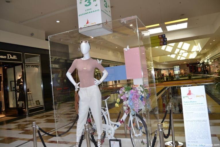 Spring Fashion Shopping Portal de la Marina - Escaparate