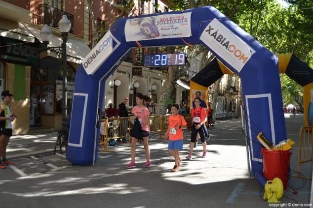 211 3a marcha solidaria a favor del cee raquel paya llegada a meta
