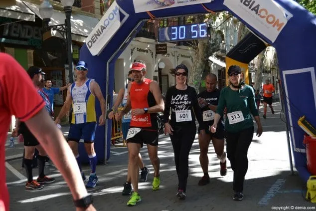 233 3a marcha solidaria a favor del cee raquel paya llegada a meta