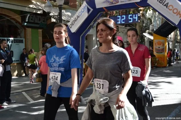 252 3a marcha solidaria a favor del cee raquel paya llegada a meta