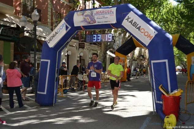 255 3a marcha solidaria a favor del cee raquel paya llegada a meta