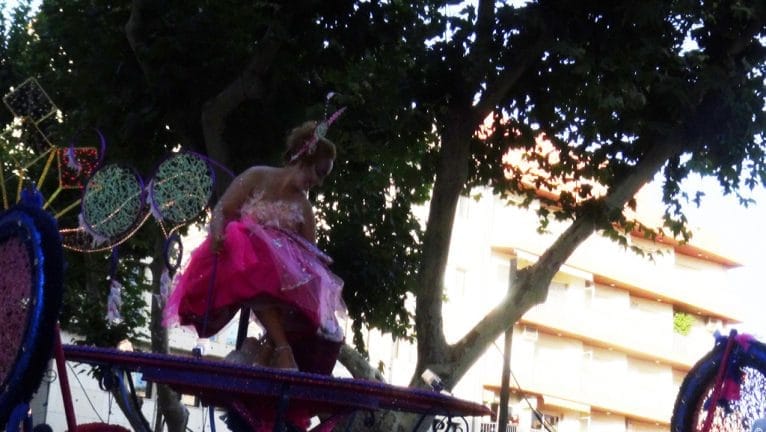 Carrozas Dénia 2015 - Carroza Falla Campaments