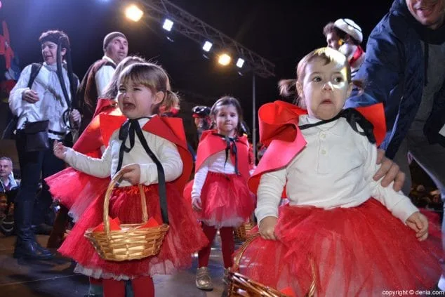 53e Denia kindercarnaval 2016 parade van deelnemers