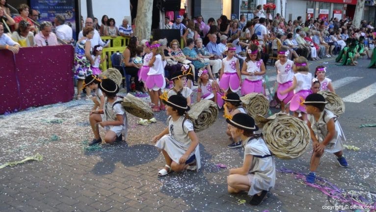 Carrozas Dénia 2015 - Comparsa infantil Falla Centro