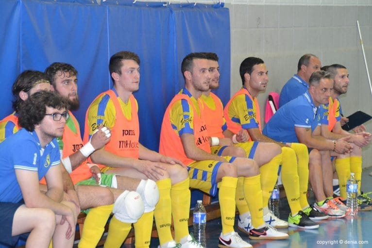 Banquillo del Dénia Futsal