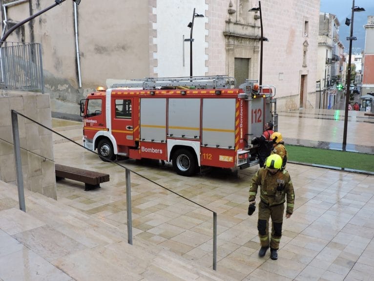 Bomberos en el simulacro de emergencia del Ayto de Dénia