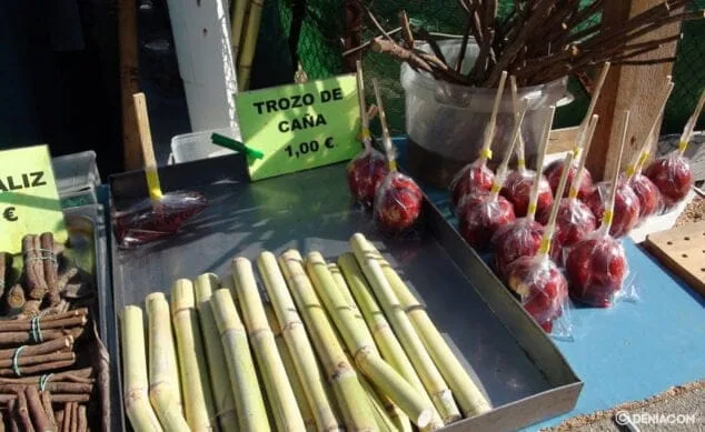 cana de azucar y manzanas de caramelo