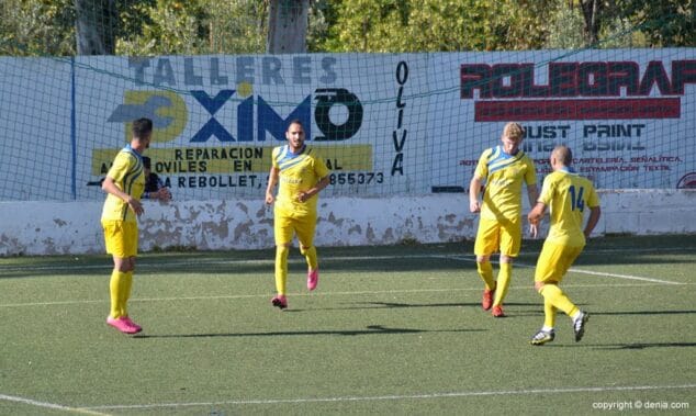celebracion del gol de panucci