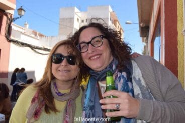 Celebrando la apuntà del Oeste