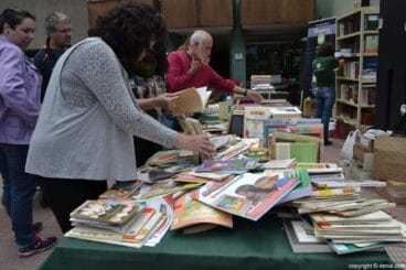 intercambio de libros por comida en la uned de denia