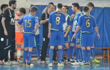 Javier Valverde con sus hombres