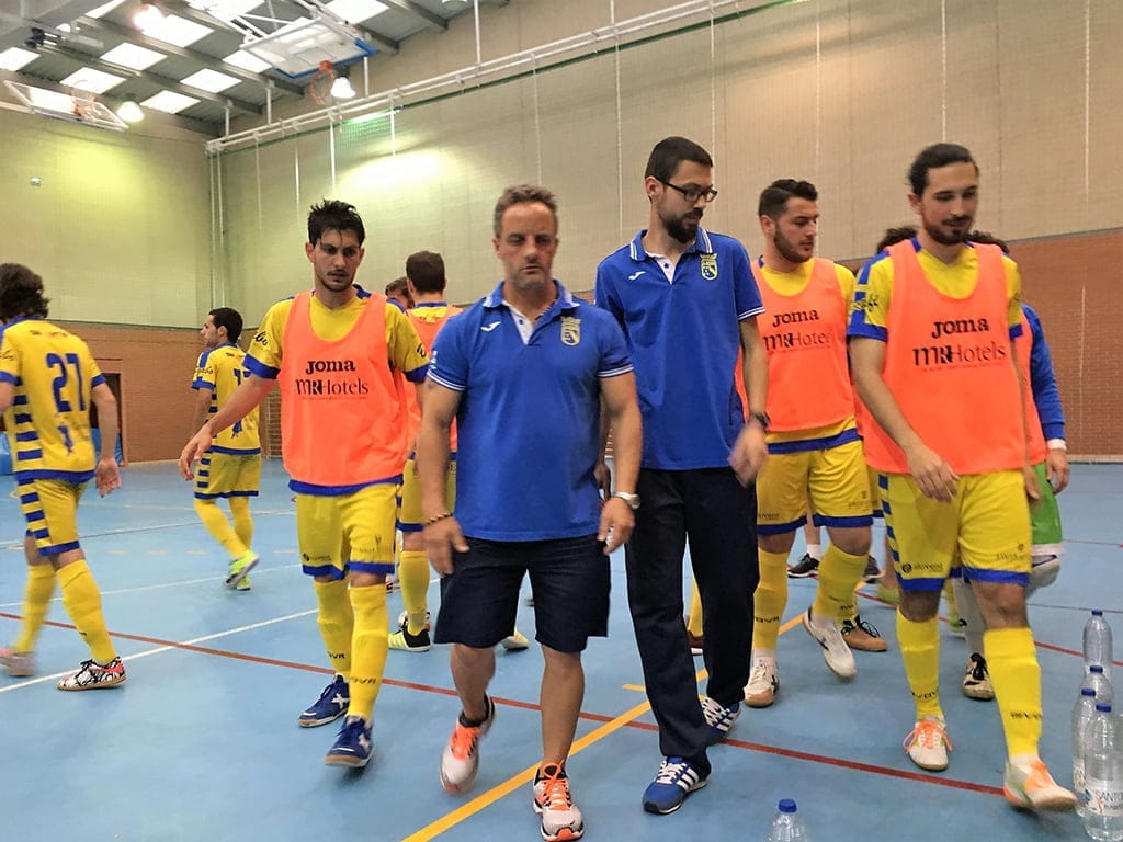 El Dénia Futsal conserva su cuarta plaza tras su empate ante el Silver Novanca (4-4) 1 Los dianenses camino de los vestuarios