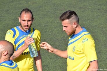 Panucci y Nico bebiendo agua