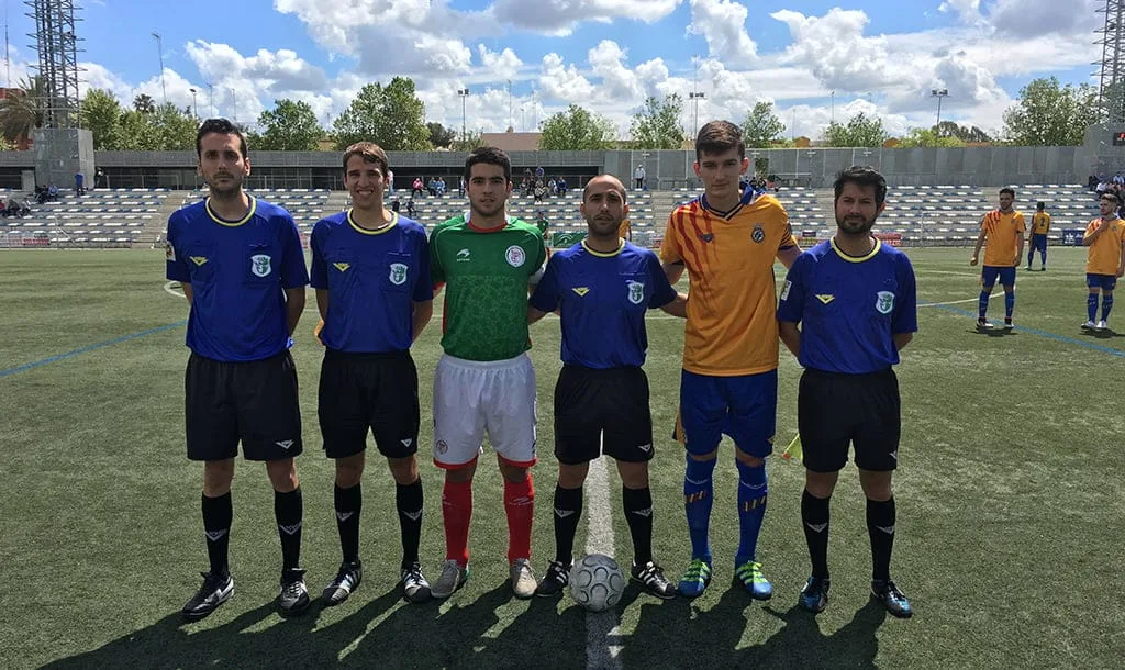 Pepelu con el brazalete de capitán de la Selección Valenciana