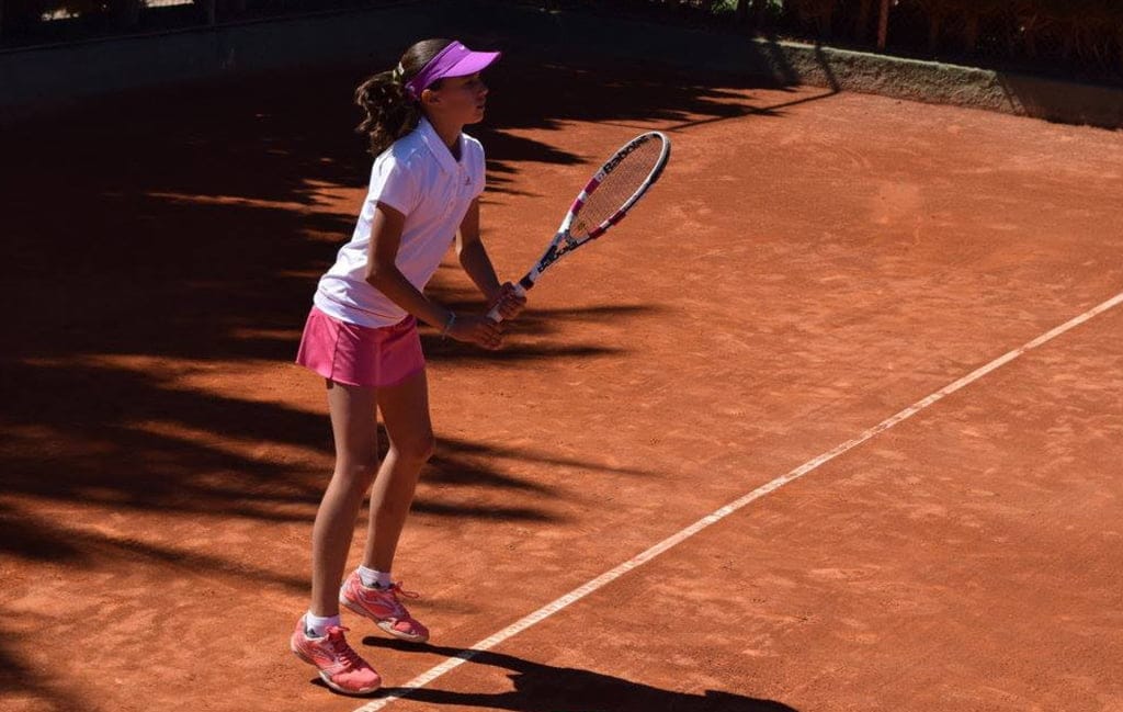 Raquel González esperando la pelota