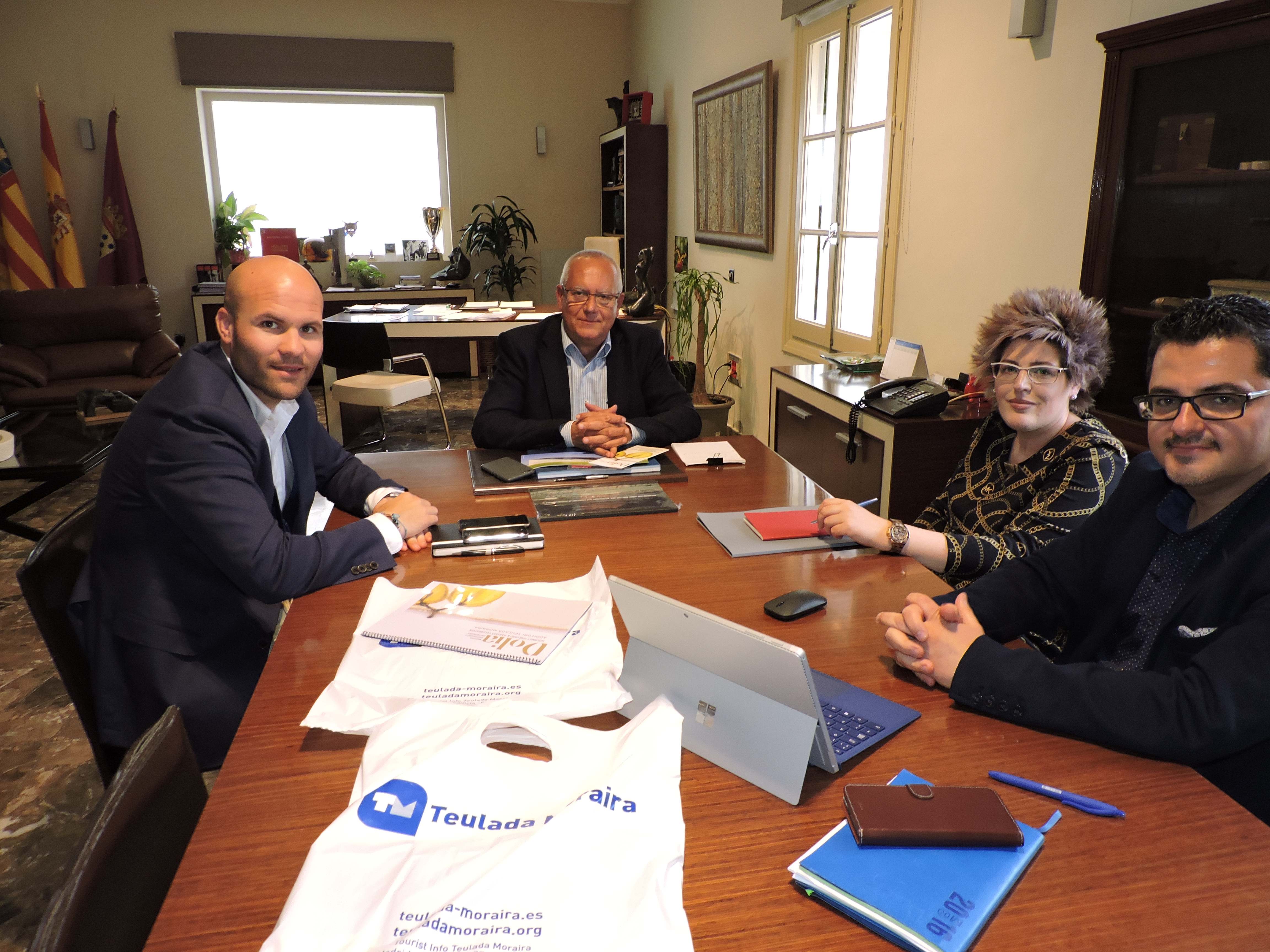 Reunión con el alcalde de Teulada