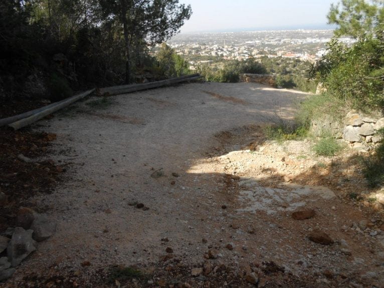 Trabajos de mejora en el Camí de la Colònia