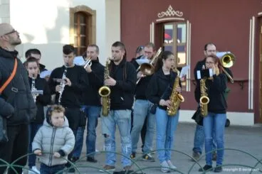 Xaranga amenizando la carrera