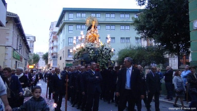 Procesión de la Mare de Déu dels Desemparats - Ofrenda Colegio Maristas