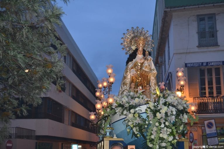 Procesión de la Mare de Déu dels Desemparats - Calle Cándida Carbonell